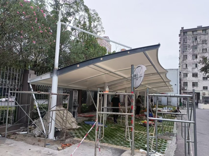吴兴区推拉雨棚定制厂家，仓库通道、卸货区移动伸缩棚搭建-1